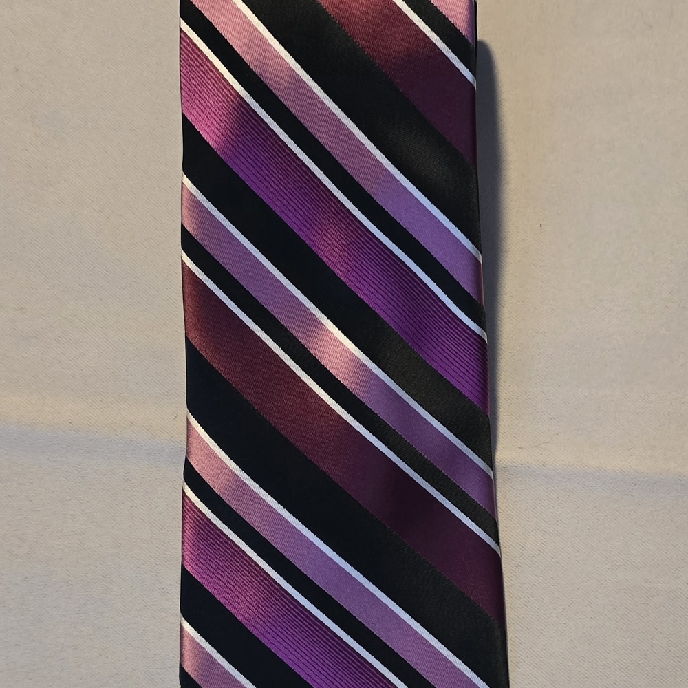 George Elegant Black and Pink Diagonal Tie